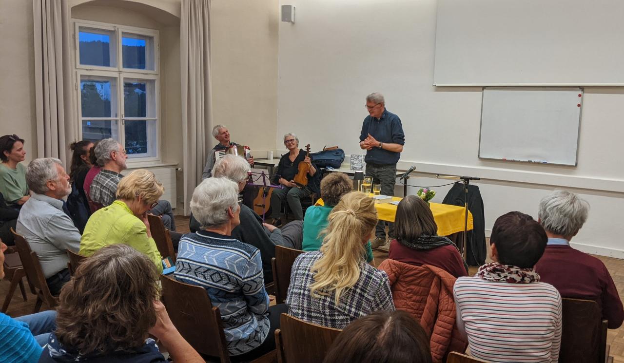 Lesung im Pfarrsaal