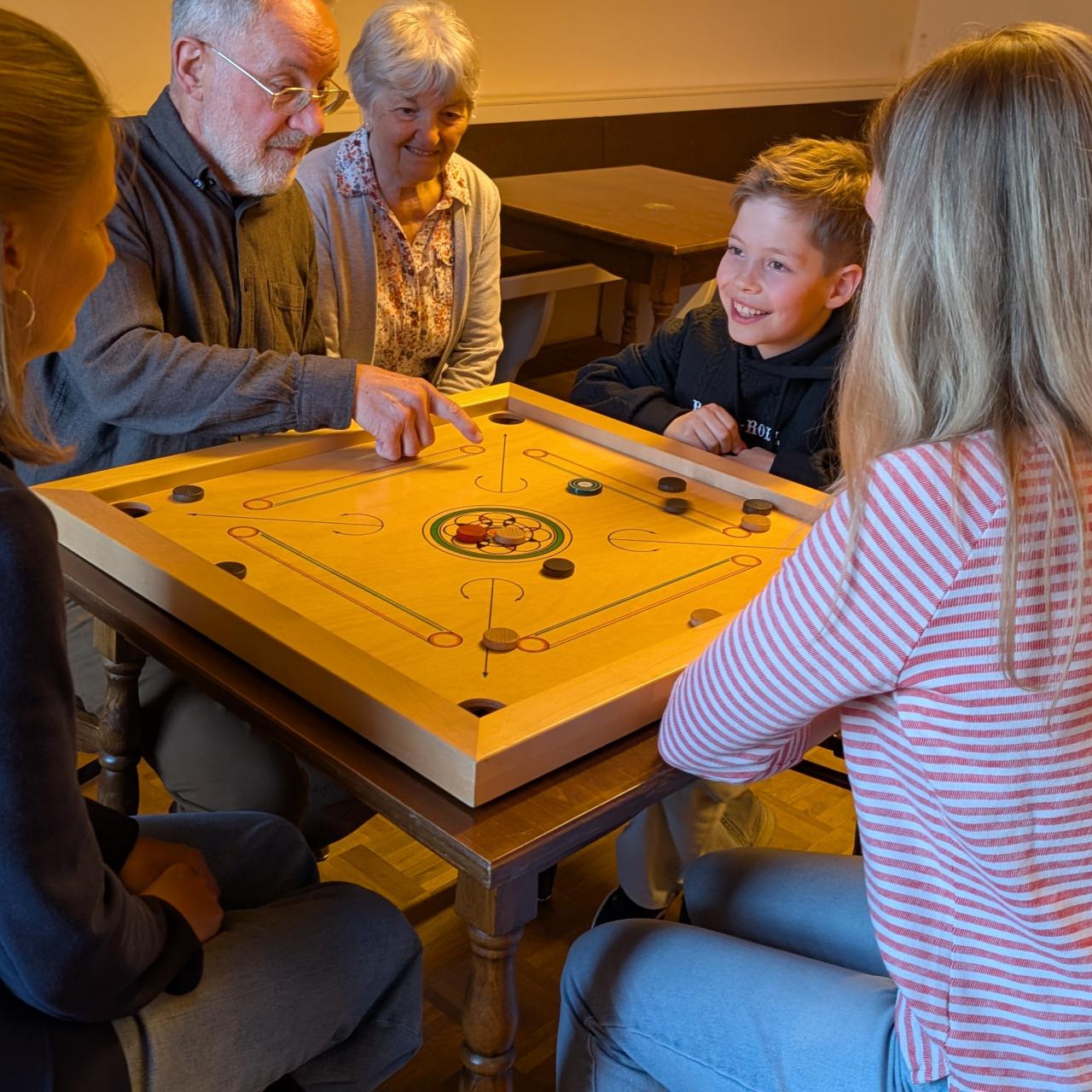 spielende Menschen